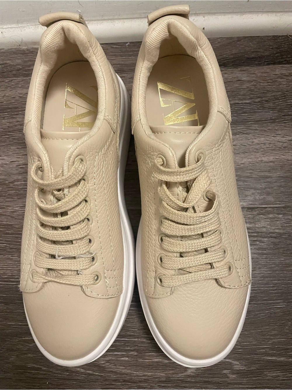 Zara Cream Leather Low-Top Sneakers